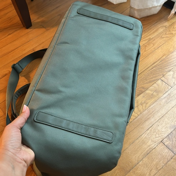 Lululemon City Essentials Bag 25L - Picture 8 of 14